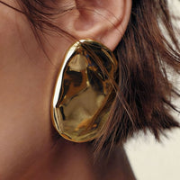 Boucles d'Oreilles Ovales Sculptées — Statement Dorée
