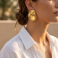 Boucles d'Oreilles Ovales Sculptées — Statement Dorée