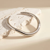 Collier Col Sculpté Texturé — Style Architectural | Or & Or Blanc