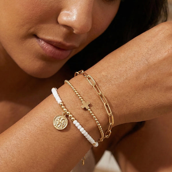 Bracelet Multi-Rangs Perles & Charm Cœur Doré — Style Romantique
